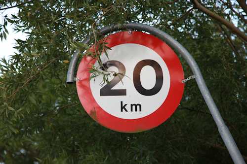 Grundejerforeningen Solhjemgården | Supplerende ordensregler | Max. 20 km/t | musvitvej ravnevej strandskadevej mejsevænget emuvej mejsevej Stillinge strand 4200 Slagelse