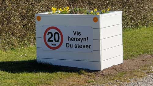 Grundejerforeningen Solhjemgården | Max. 20 km/t | Mejsevænget Strandskadevej Musvitvej Ravnevej Emuvej Mejsevej Kirke Stillinge Strand 4200 Slagelse Grundejerforeningen Solhjemgården | skel mod fælles vej | max. 20 km/t | musvitvej ravnevej strandskadevej mejsevænget emuvej mejsevej Stillinge strand 4200 Slagelse